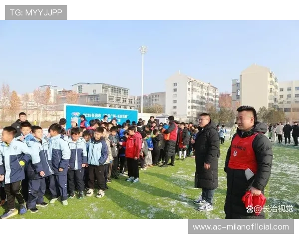 “足球公益跑赛事在全国多城同步举行，倡导健康生活”，足球公益活动